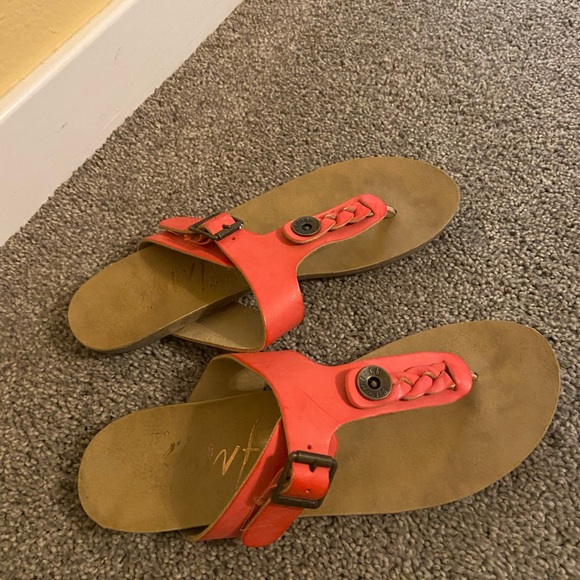 Coral sandals - Picture 1 of 3